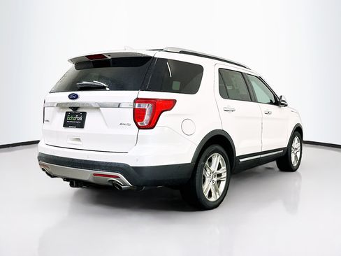 Used 2017 Ford Explorer Limited w/ Equipment Group 301A AWD/4WD image 9