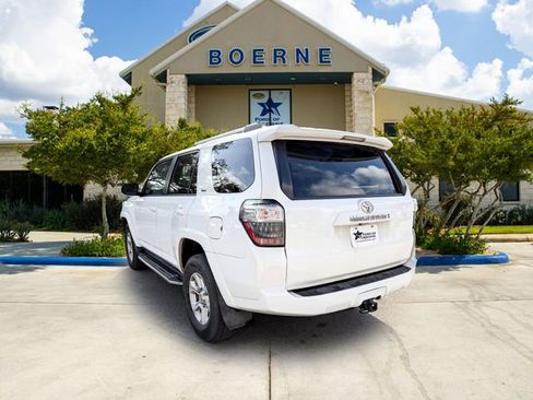 Used 2020 Toyota 4Runner SR5 Premium w/ Moonroof Package image 3