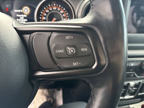 Used 2021 Jeep Gladiator Sport image 19