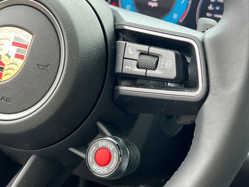 Certified 2025 Porsche 911 Carrera RWD image 23