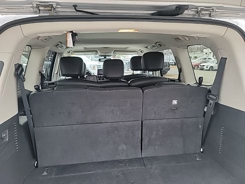 Used 2024 Nissan Armada SL image 7