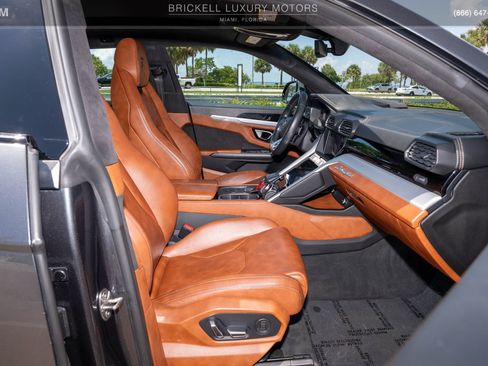 Used 2019 Lamborghini Urus AWD/4WD image 22