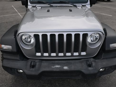 Used 2019 Jeep Wrangler Unlimited Sport image 12
