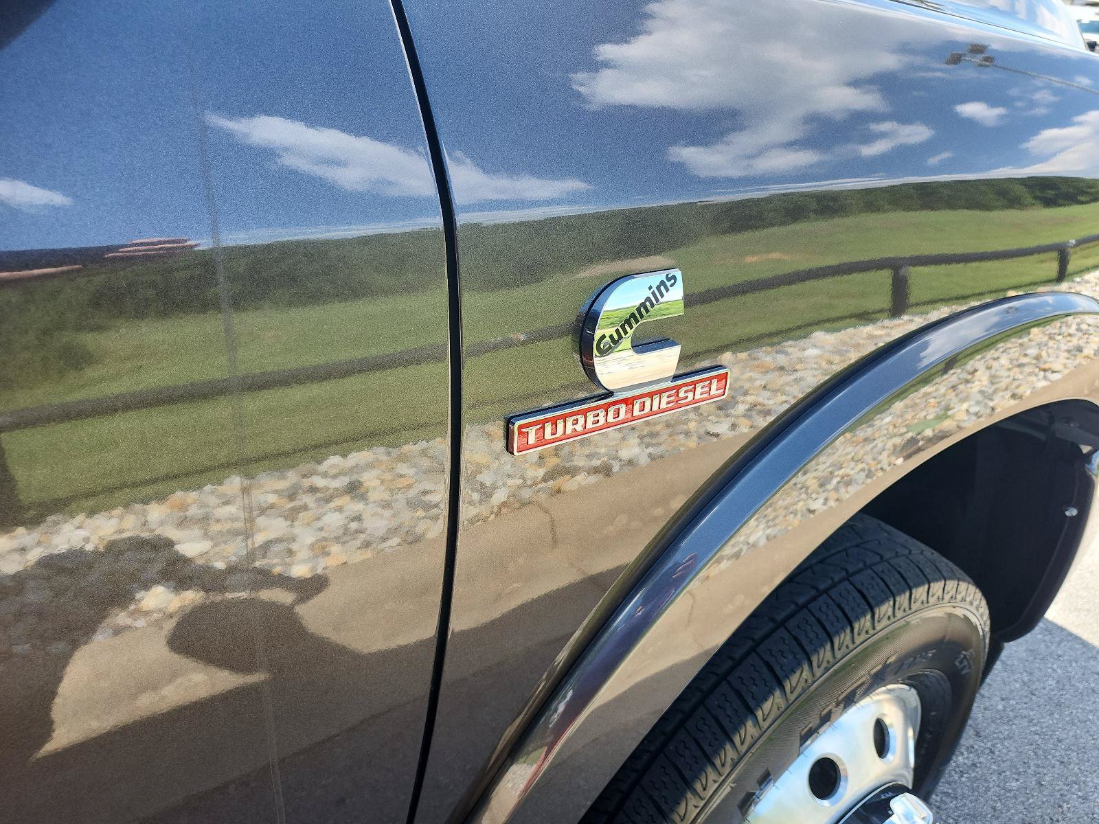 Used 2025 RAM 3500 Limited AWD/4WD image 9