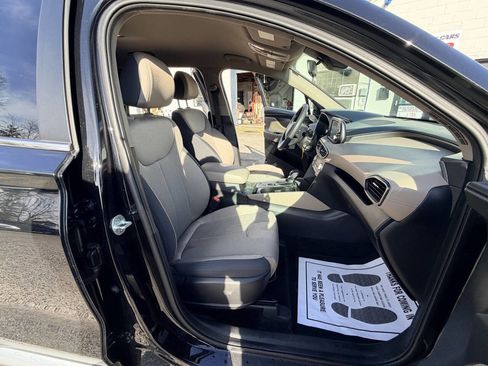 Used 2020 Hyundai Santa Fe SE w/ Cargo Package image 29