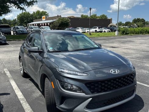 Used 2022 Hyundai Kona SEL w/ Convenience Package FWD image 2
