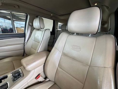 Used 2017 Jeep Grand Cherokee Overland AWD/4WD image 19