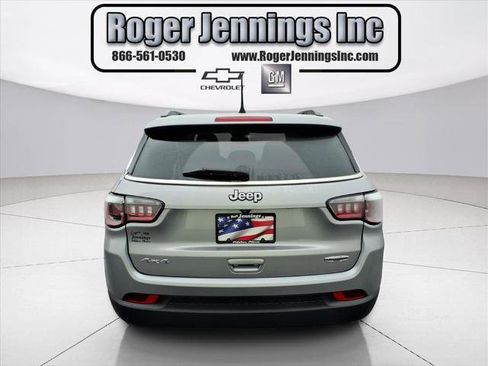 Used 2022 Jeep Compass Latitude image 23