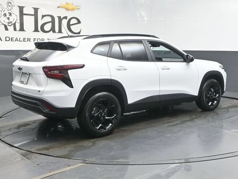 New 2026 Chevrolet Trax LT w/ Driver Confidence Package FWD image 28