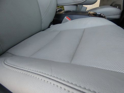 Used 2018 Toyota Sienna Limited image 29