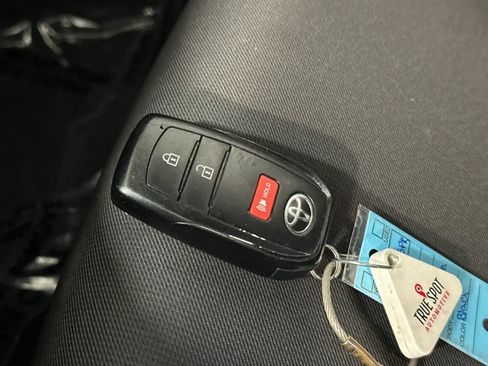 Used 2024 Toyota Tacoma TRD Off-Road AWD/4WD image 28