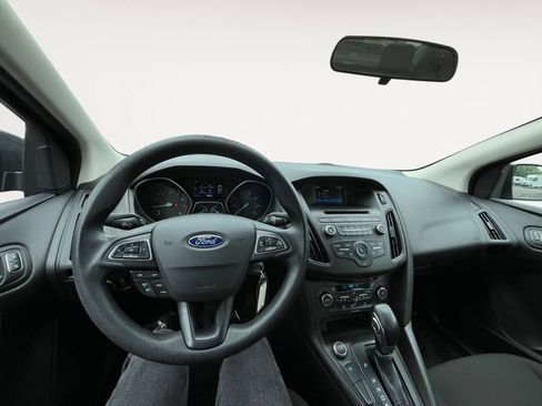 Used 2017 Ford Focus SE FWD image 10