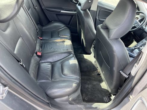 Used 2017 Volvo S60 T5 Inscription image 18