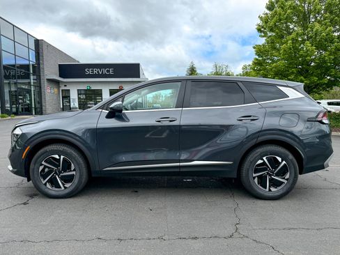 Used 2023 Kia Sportage LX AWD/4WD image 10