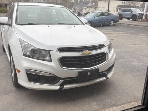 Used 2016 Chevrolet Cruze LT w/ Sun, Sound and Sport Package image 4
