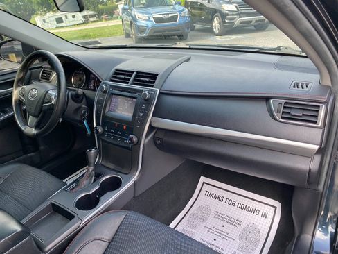Used 2015 Toyota Camry SE FWD image 30