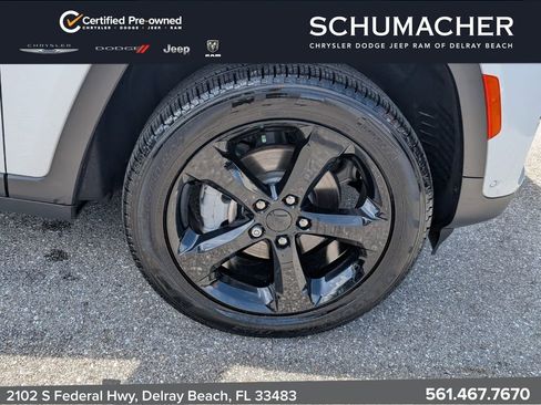 Certified 2024 Jeep Grand Cherokee Limited w/ Luxury Tech Group II AWD/4WD image 20