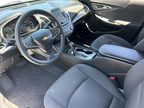 Used 2018 Chevrolet Malibu LS FWD image 18