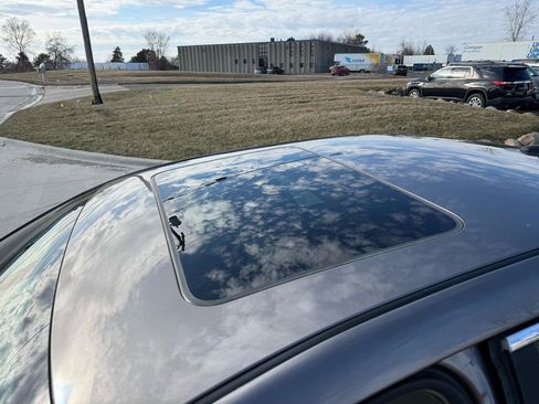 Used 2011 Chevrolet Malibu LTZ w/ HFV6 Engine Package image 16