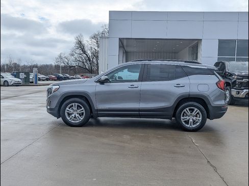 Used 2021 GMC Terrain SLE w/ Driver Convenience Package image 9