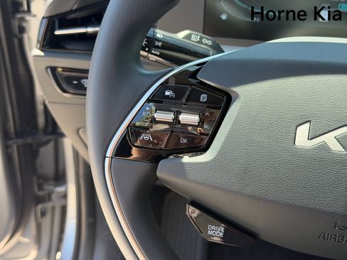 New 2026 Kia Niro LX FWD image 13