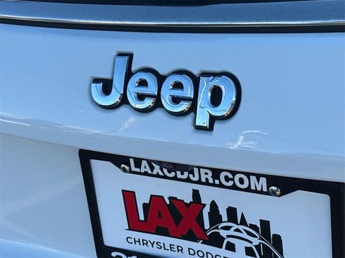 Used 2023 Jeep Compass Limited image 5