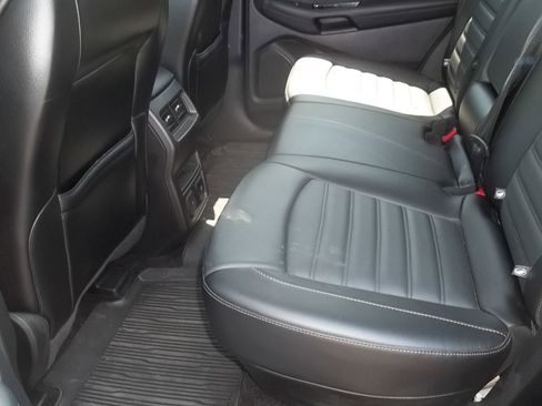 Used 2018 Ford Edge SEL w/ Equipment Group 201A AWD/4WD image 13