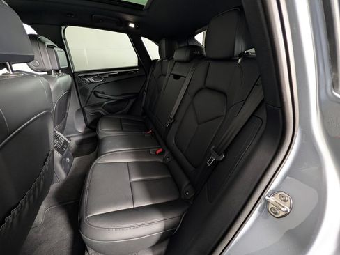 Certified 2026 Porsche Macan AWD/4WD image 24