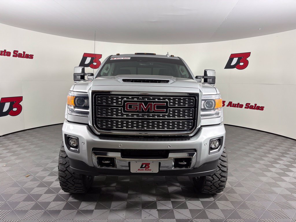 Used 2019 GMC Sierra 2500 Denali w/ Duramax Plus Package AWD/4WD image 11
