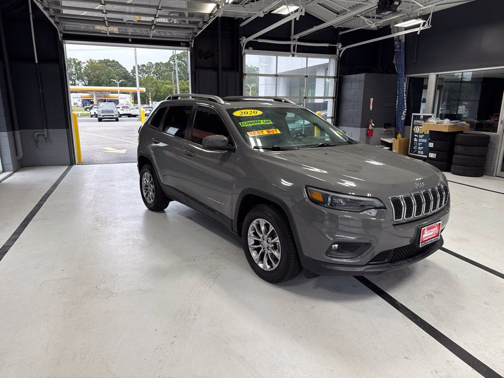 Used 2020 Jeep Cherokee Latitude Plus w/ Cold Weather Group AWD/4WD image 11