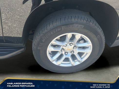 Used 2025 Chevrolet Suburban LS RWD image 36