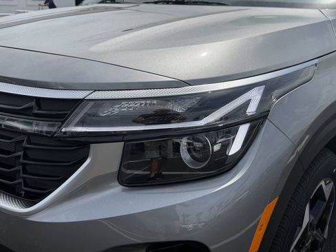 New 2026 Kia Seltos S FWD image 10