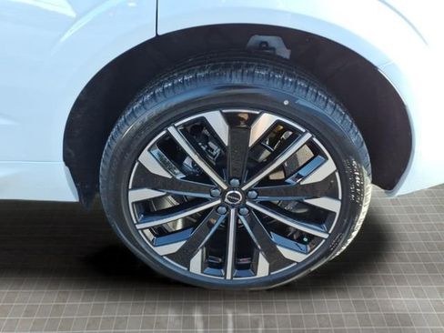 New 2026 Volvo XC60 B5 Ultra w/ Protection Package Premier AWD/4WD image 10