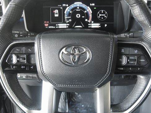 Used 2022 Toyota Tundra Platinum image 13
