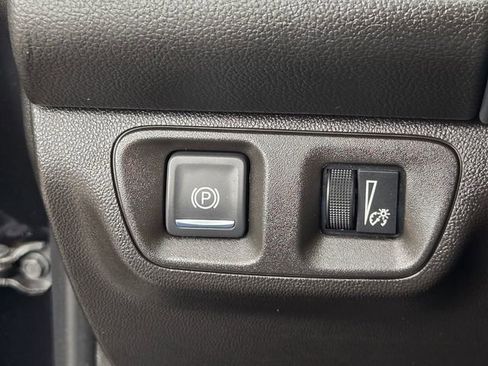 Used 2023 GMC Acadia SLE w/ Driver Convenience Package FWD image 27