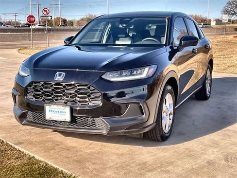 Certified 2025 Honda HR-V LX image 2