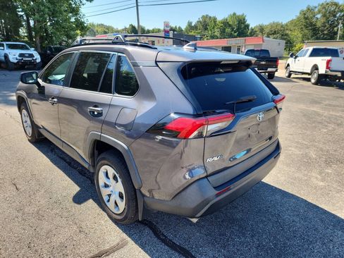 Used 2020 Toyota RAV4 LE FWD image 6
