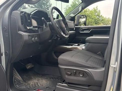 Used 2025 Chevrolet Silverado 2500 LT w/ Trail Boss Package AWD/4WD image 9