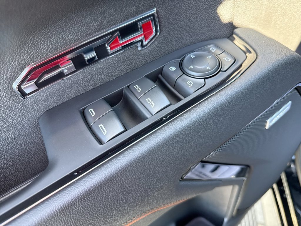 Used 2023 GMC Sierra 1500 AT4 w/ AT4 Premium Package AWD/4WD image 13