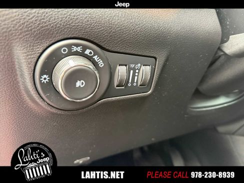 Certified 2022 Jeep Compass Limited w/ (RED) Package image 33