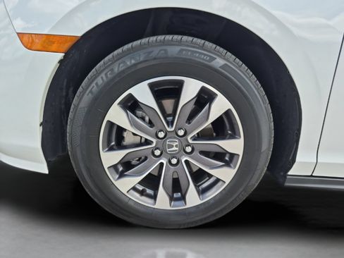 Certified 2024 Honda Odyssey EX-L image 32