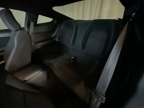 Used 2019 Ford Mustang Coupe image 21