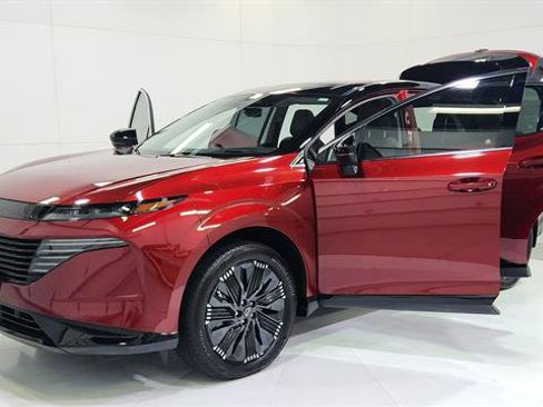 Certified 2025 Nissan Murano Platinum w/ Cargo Package image 10