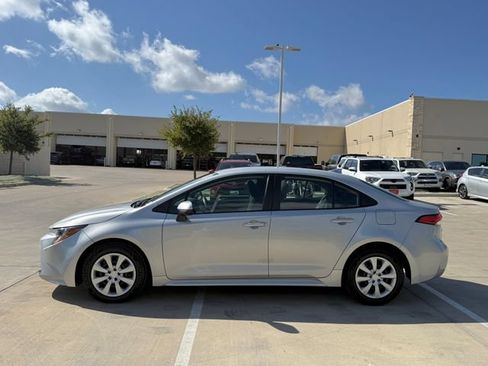 Used 2024 Toyota Corolla LE FWD image 8