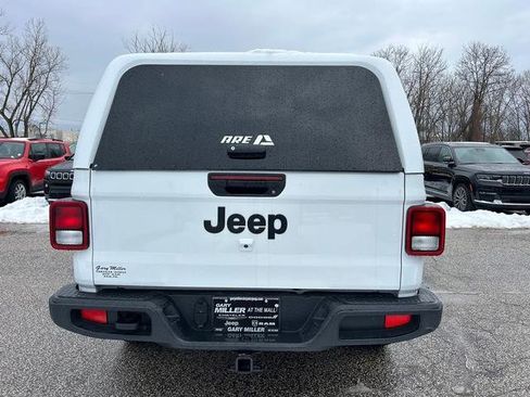 Used 2024 Jeep Gladiator Sport image 4