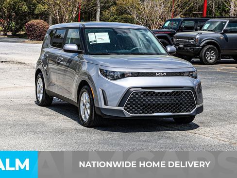 Used 2025 Kia Soul LX w/ LX Technology Package image 5