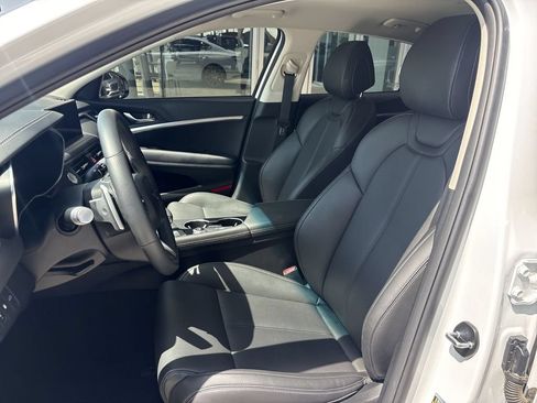 Used 2026 Genesis G70 2.5T AWD/4WD image 13