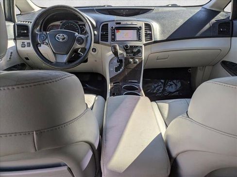 Used 2013 Toyota Venza XLE image 17