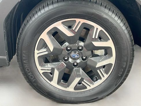 Used 2025 Subaru Forester Premium AWD/4WD image 31