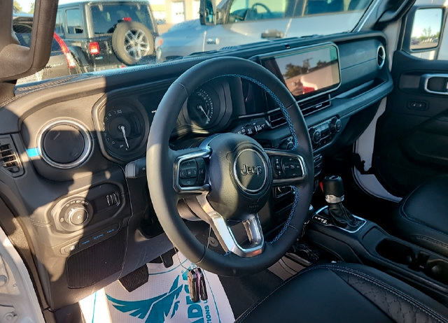 Used 2024 Jeep Wrangler High Altitude AWD/4WD image 3